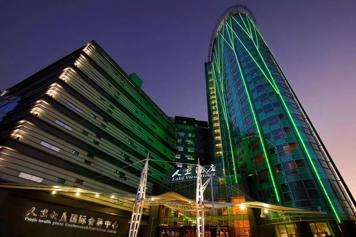 lake view hotel (Copy).jpg